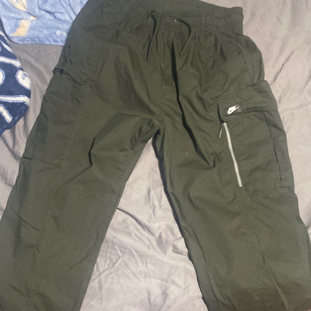 Nike cargo pants olive size medium